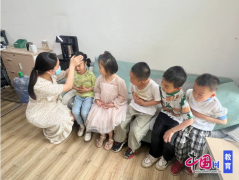 织全体教职工召开了练习训练摆设会议